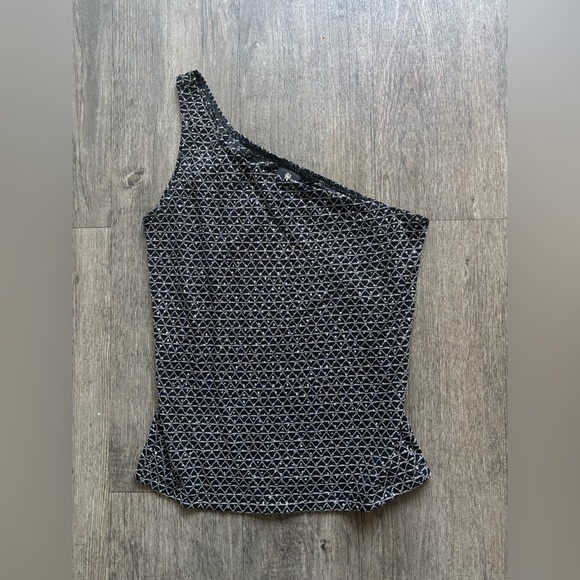 Tops - Black and White One-Shoulder Top